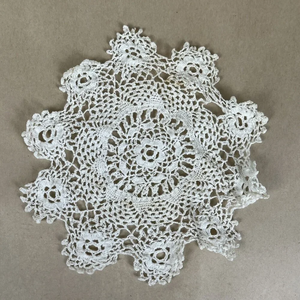 Vintage Ruffled Doily White & Ivory Set Of‎ 6 13”/5.5”